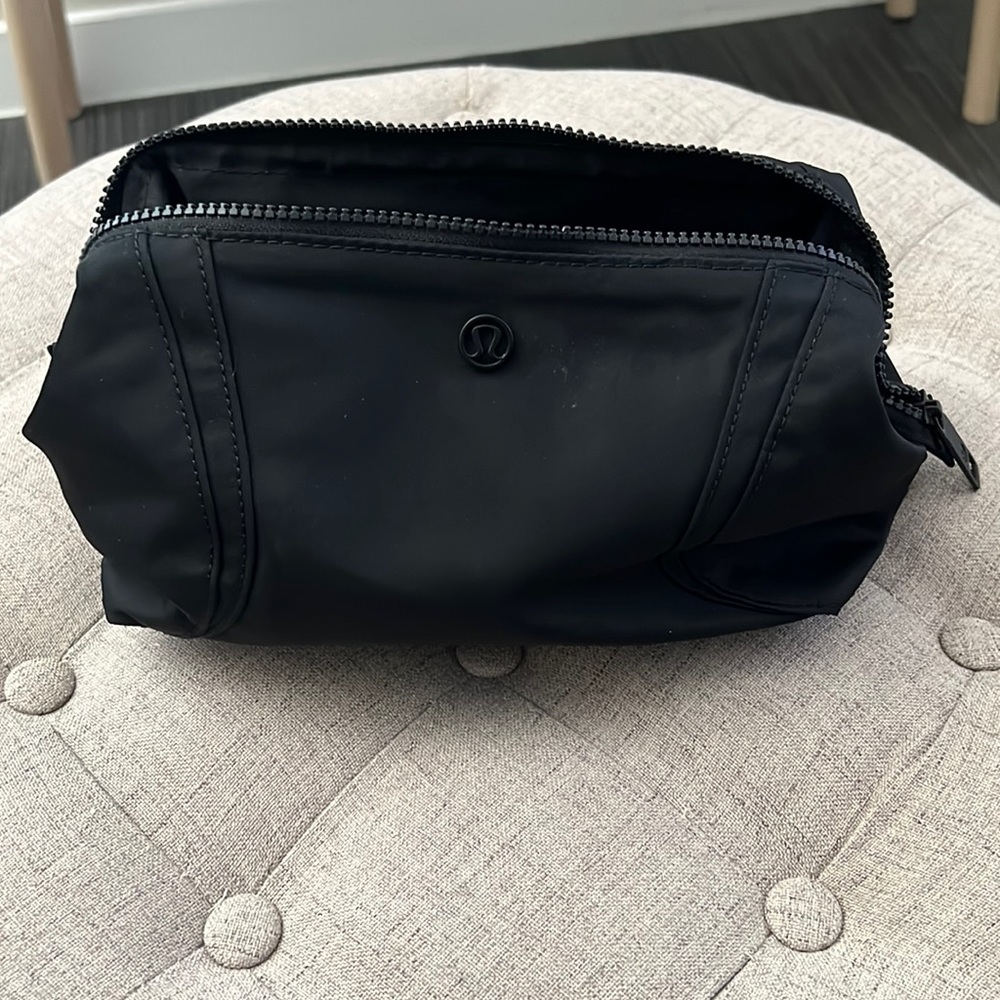 Lululemon pouch